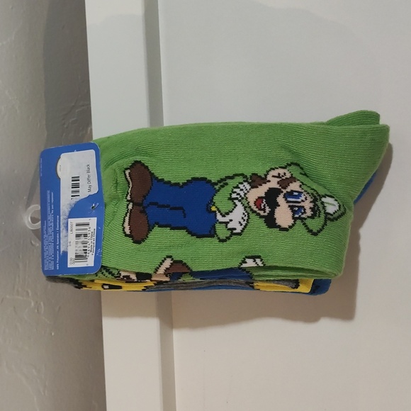 Super Mario Crew Socks Kids Bundle (3 Pairs) - Picture 2 of 2